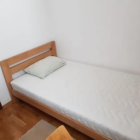 Kalendar's Place סקופיה